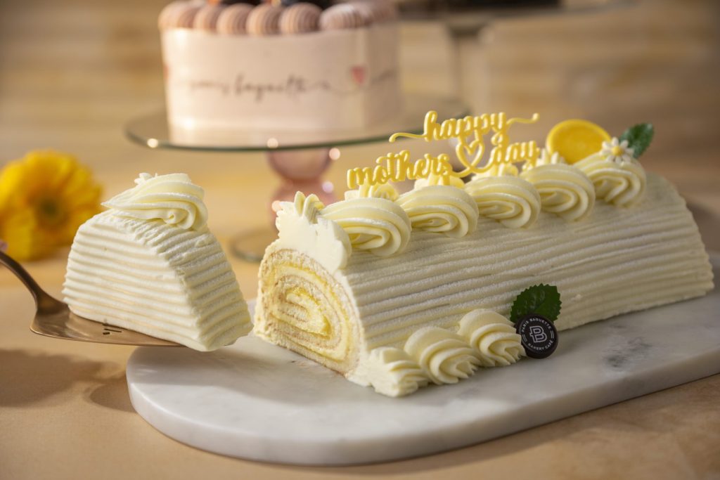Lemon Citrus Fresh Roll Cake: